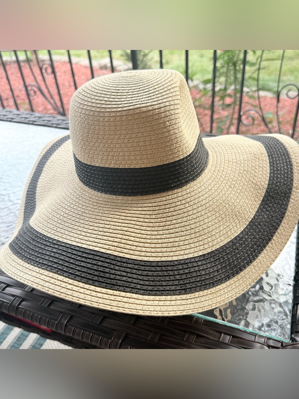 Shade and shore Wide Brim Straw Sun Hat with Black Trim - Women's Beach Hat